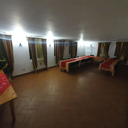 Pensiunea Sub Stejari ! Self Service ! Self Check-in! Guest house