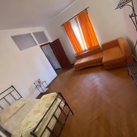 Pensiunea Sub Stejari ! Self Service ! Self Check-in! Guest house *