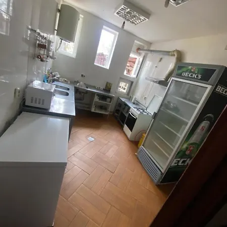Guest house Pensiunea Sub Stejari ! Self Service ! Self Check-in!
