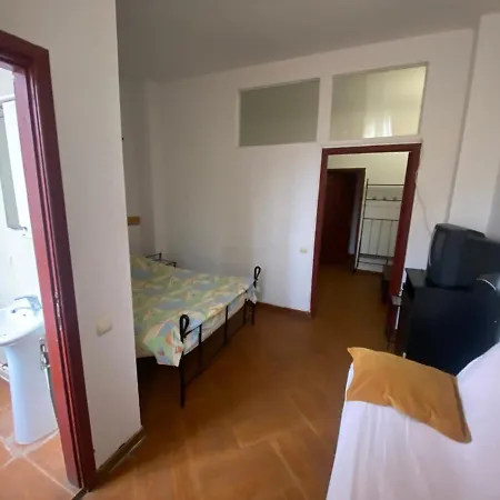 Pensiunea Sub Stejari ! Self Service ! Self Check-in! Guest house