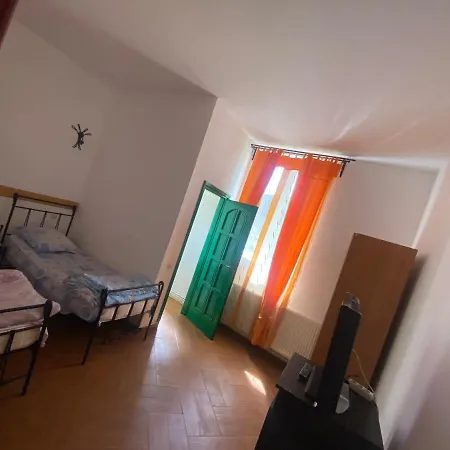 Guest house Pensiunea Sub Stejari ! Self Service ! Self Check-in! *